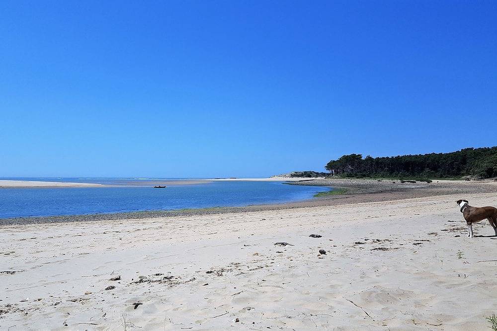 Entire apartment, Apartment T3 + large terrace on the Golf of Port Bourgenay in Talmont-Saint-Hilaire, Vendée