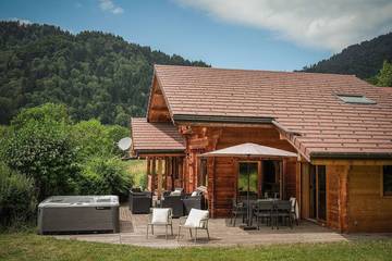 Maison de campagne pour 9 personnes, avec terrasse et jardin à Dingy-Saint-Clair