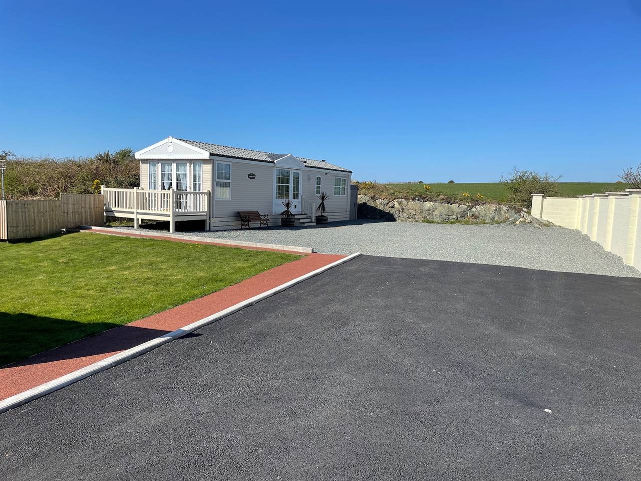 Glamping for 4 People in Isle of Anglesey, North-Wales