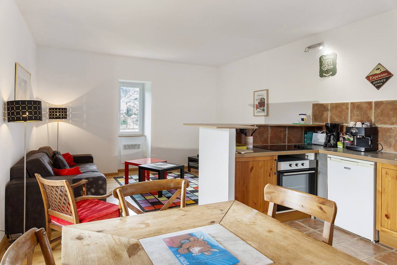Apartamento entero, « Petit Gîte » con terraza privada, vistas a la montaña y piscina compartida in Saint-Jean-du-Gard, Cevenas