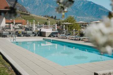 Hotel für 2 Personen, mit Whirlpool und Garten sowie Pool in Tscherms