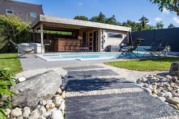 Villa pour 6 personnes, avec jacuzzi et terrasse ainsi que jardin et piscine dans le Nord-Pas-de-Calais