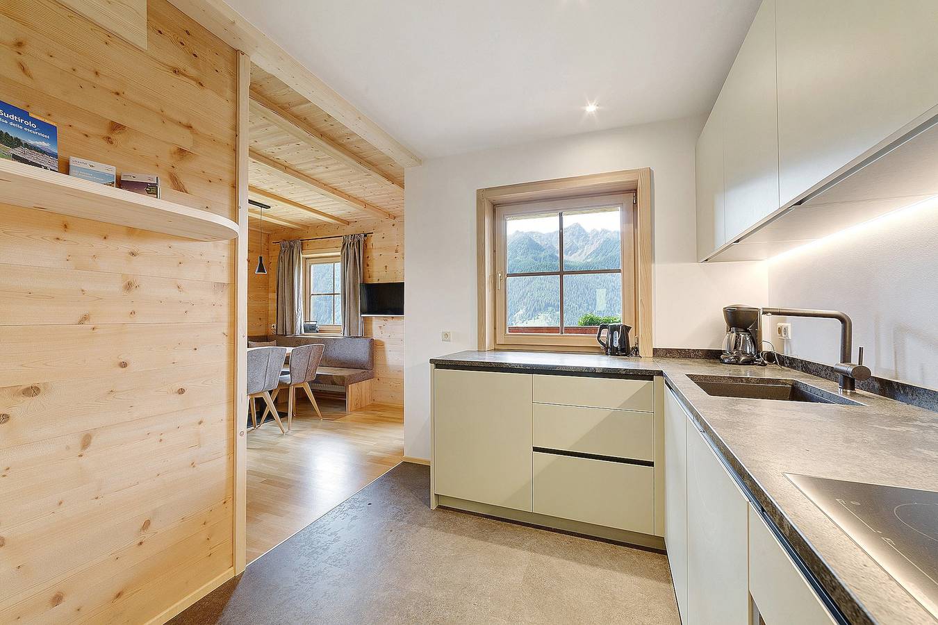 Ganze Wohnung, Apartment 'Innerdurachhof Hochwart' mit Seeblick, Gemeinschaftsterrasse und Wlan in Ulten, Ortleralpen