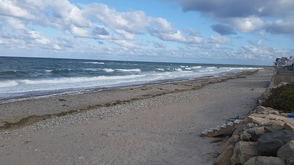 Rexhame Beach Ocean Front Bungalow Cottage Ferienwohnung in Marshfield, Massachusetts