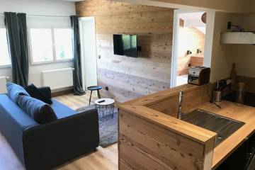 Gîte pour 6 personnes, avec balcon et jardin à Sarcenas