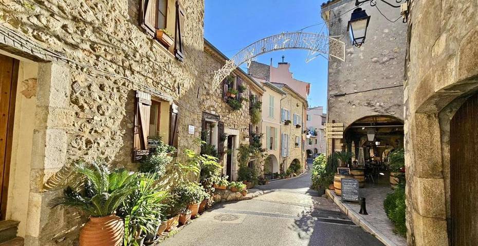 Chambre d’hôte pour 2 personnes, avec vue sur le lac et vue dans Parc naturel régional des Préalpes d'Azur - 3