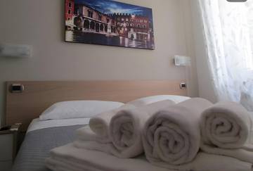 Casa De Huéspuedes para 2 Personas en Verona, Montañas Garda, Foto 1