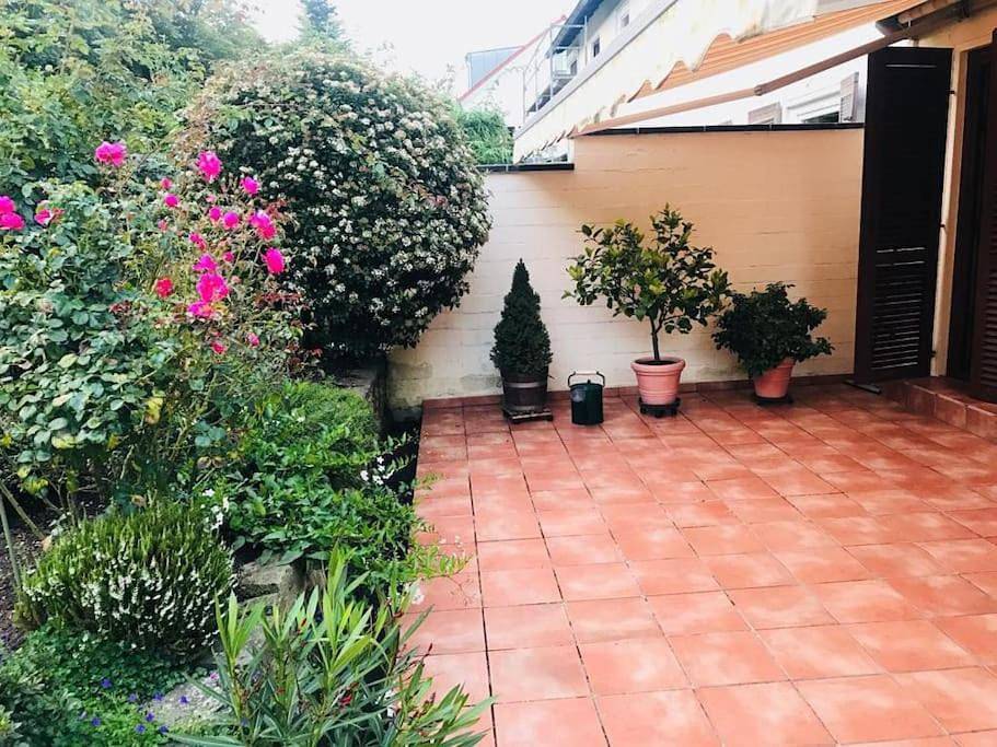 Ganze Wohnung, Two-Bedroom Apartment in Bonn, Rheinland