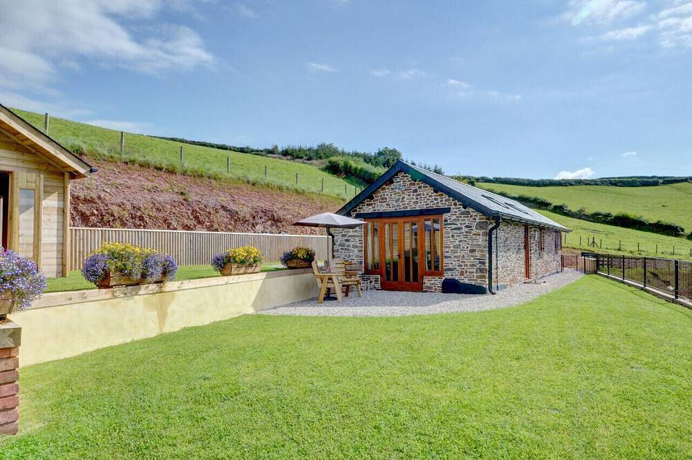 Crows Nest - One Bedroom House, Sleeps 2 in Tiverton, Devon