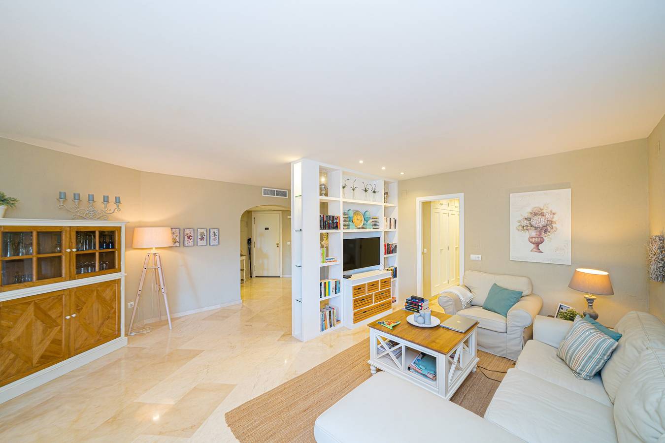 Appartement entier, Luxueux appartement à Altea, avec piscine, Wi-Fi, jardin et terrasse. in Altea La Vella, Altea