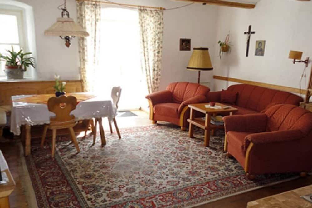 Ganze Wohnung, Unterkunft in ruhiger Lage für Naturfreunde in Tirschenreuth, Ostbayern