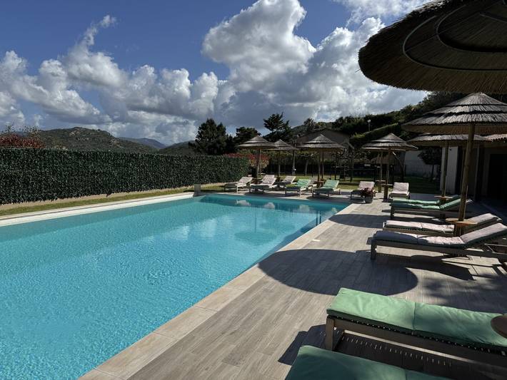 Gîte pour 6 personnes, avec Terrasse ainsi que Jardin et Piscine à Sartène