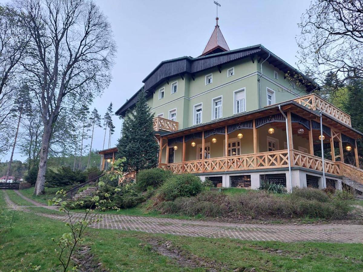 Szwajcarka Willa z sauną i jacuzzi in Kudowa-Zdrój, Sudety (Polska)