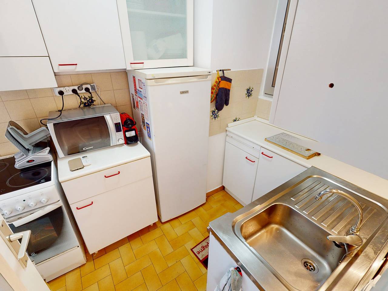 Entire studio, Air-conditioned studio, quiet, Menton center, terrace in Menton, Nice region