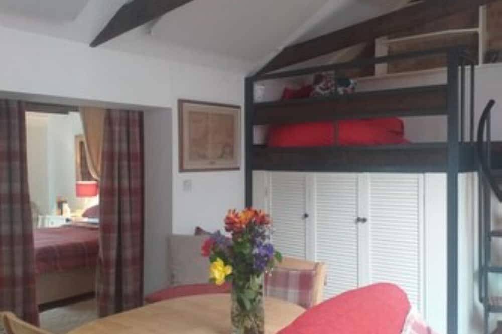 The Little House in Hull\npet Friendly \nsanctuary in the City in Kingston upon Hull, Yorkshire y Humber