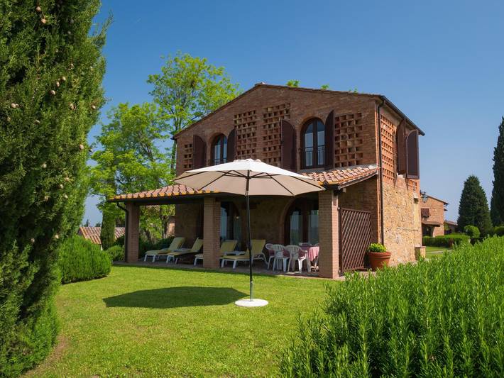 Ferienwohnung für 8 Personen, mit Terrasse und Pool in Montaione