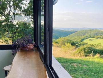 Gîte pour 8 personnes, avec jardin et vue à Reilhaguet