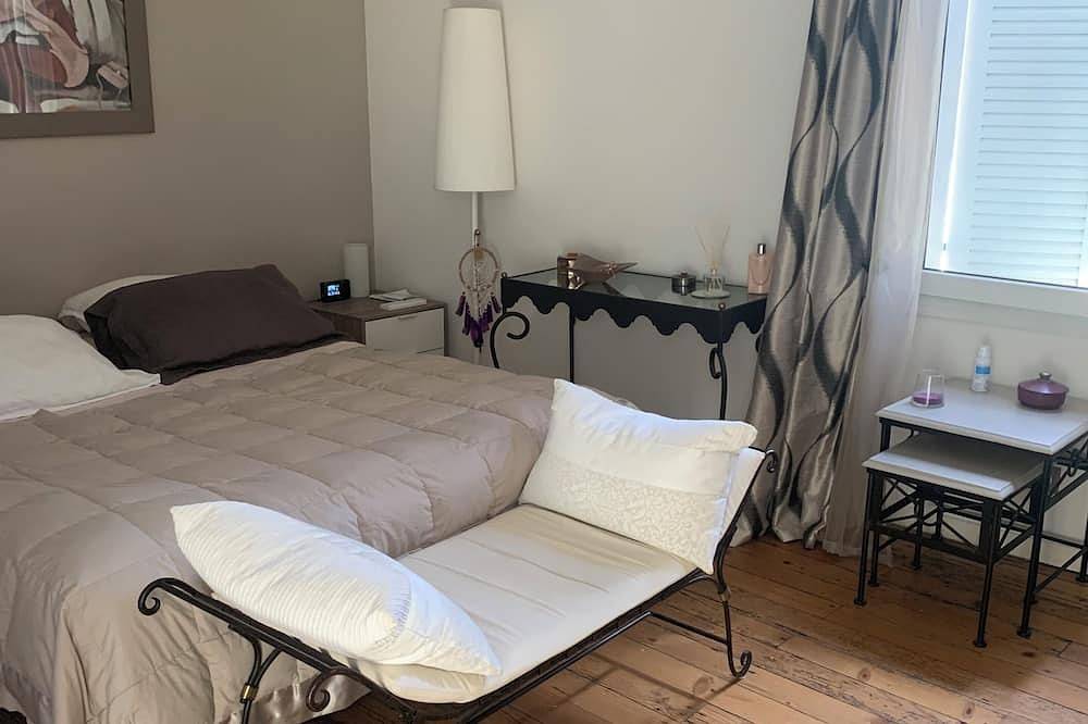 Charming house in the Chateauvert district in the center of town + swimming pool in Valence, Valence region