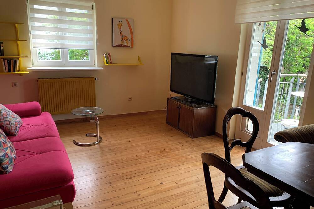 Ganze Wohnung, Ferienwohnung am Main,\n75 m² mit Balkon und Garten in Veitshöchheim, Fränkisches Weinland