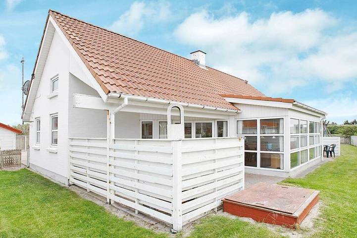 Ferienhaus für 10 Personen, mit Terrasse und Sauna sowie Whirlpool in Klitmøller