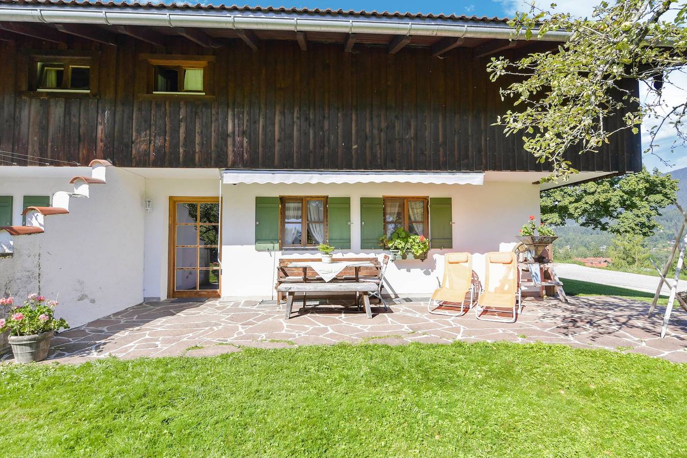 Entire apartment, Cosy Apartment "Düftalm" with Terrace, Garden & Wi-Fi; Parking Available, Pets Allowed in Brauneck (Lenggries), Lenggries