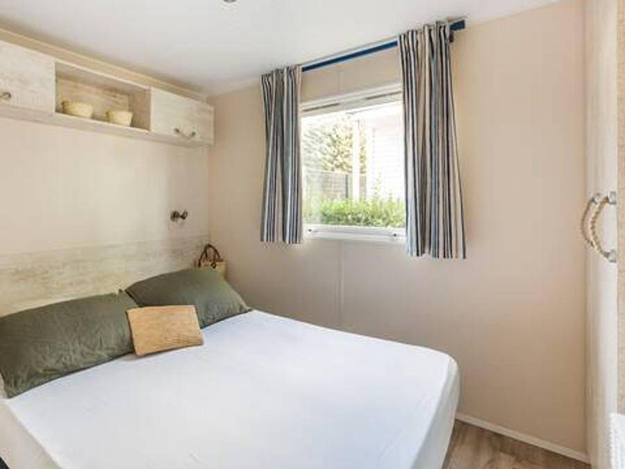 Camping Les Lacs du Verdon - Mobilhome 6 personnes - Mobil-home | Classic | 3 Ch. | 6 Pers. | Terrasse surélevée in Régusse, Région de Brignoles