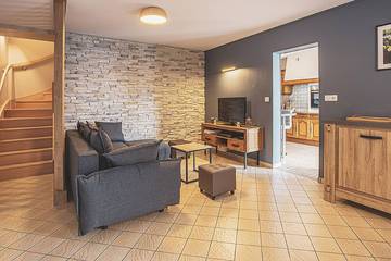 Gîte pour 6 personnes, avec terrasse à Sambin