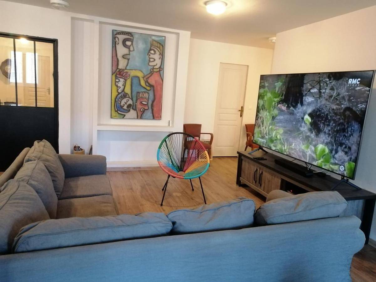 Appartement entier, Apartment in Courtenay, Région de Montargis