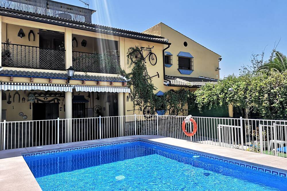 Bett-Rebe, schöne und geräumige Haus im Herzen von Andalusien. in Palenciana, Córdoba Provinz