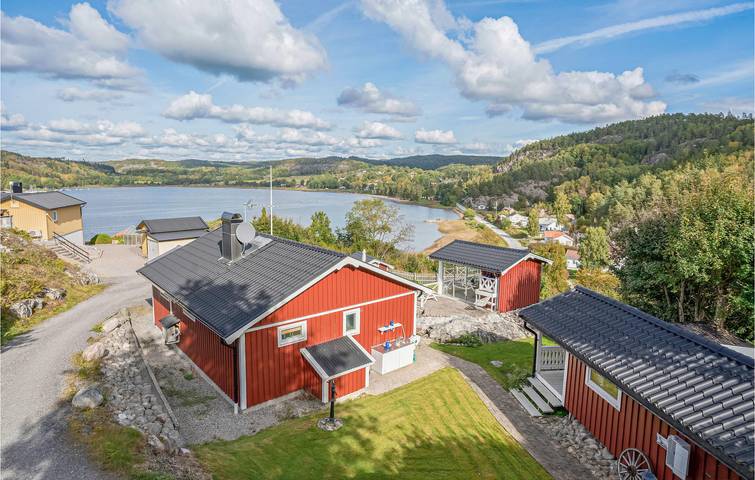 Ferienhaus für 8 Personen, mit Terrasse und Garten in Munkedal - 2