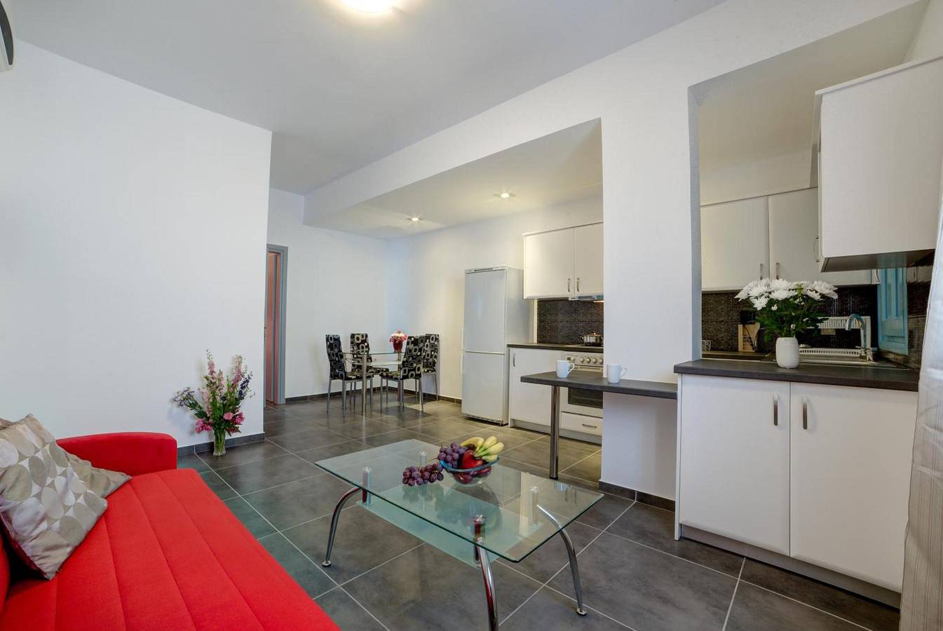 Entire apartment, Apartment '2 44' with Sea View, Wi-Fi and Air Conditioning in Perissa, Santorini