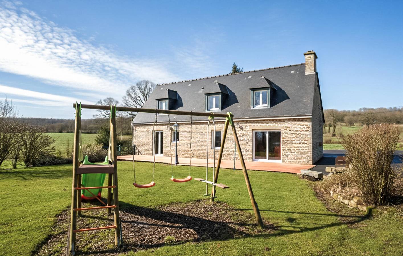 Apartamento Montchamp Garden - WiFi, TV, aparcamiento - Ciudad a 2 km, río a 1000 m in Montchamp, Región de Vire