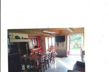 Location de vacances pour 12 personnes, avec jacuzzi et jardin à La Tour-d'Auvergne