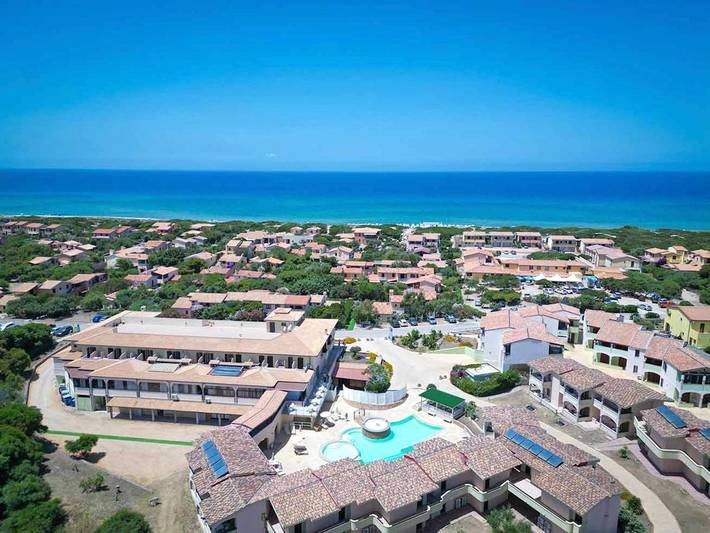 Hôtel pour 4 personnes, avec Balcon ainsi que Terrasse et Piscine