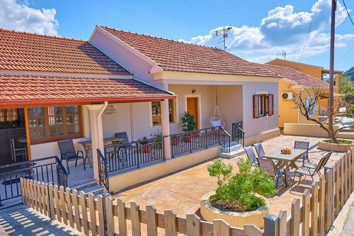 Villa für 7 Personen, mit Garten und Balkon - 1