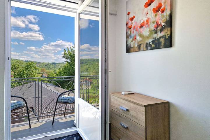 Ferienhaus für 7 Personen, mit Balkon und Whirlpool