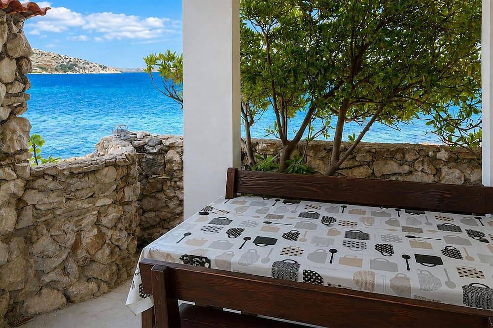 Apartamento entero, Stunning apartment in Smokvica with Wifi in Pag