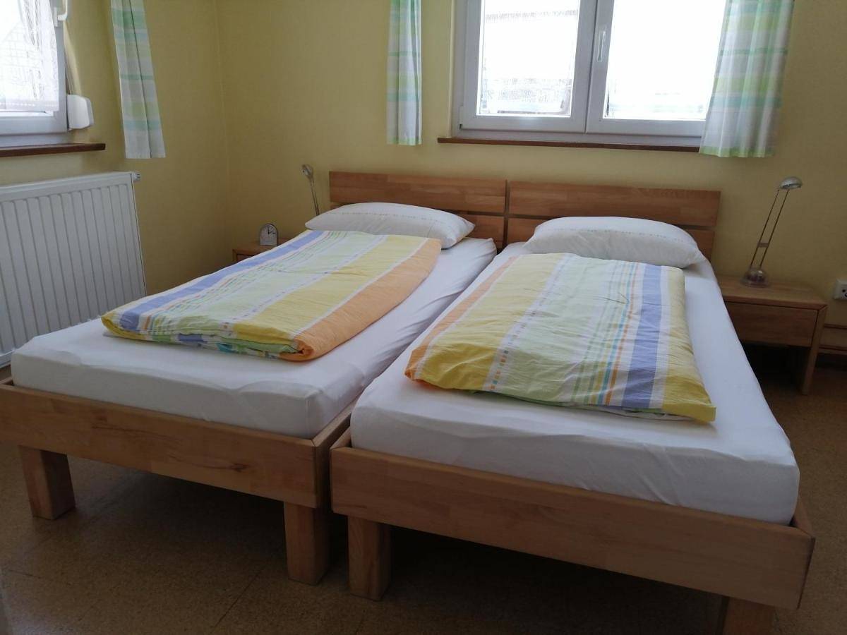 Geheel vakantieappartement, Double Room with Balcony in Tübingen, Neckar-Alb