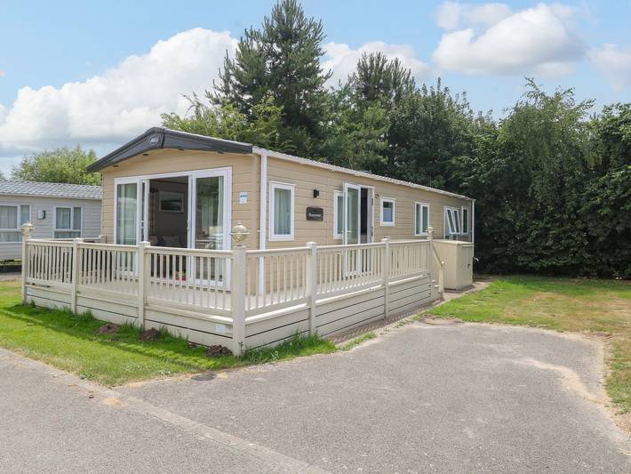 Caravan for 4 people, with garden, with pets in Norfolk