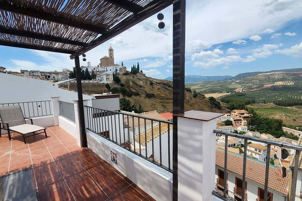 New listing!!! Spacious 5-bedroom home in Iznájar with spectacular views in Iznájar, Sierras Subbéticas