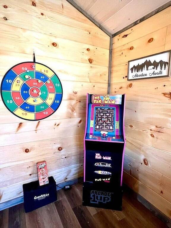 Log Cabin for 14 Guests in Sevierville, Sevier County