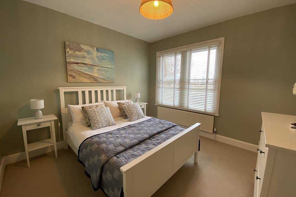 Charming 2 bedroom old fisherman’s cottage 5 minutes walk from the beach in Botany Bay, Kent