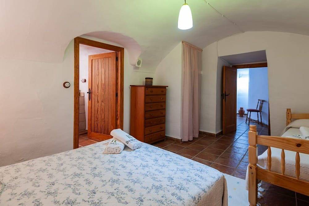 Casa Cueva Sol y Salamandra Pozo Alcón by Ruralidays in Fontanar (Pozo Alcón), Pozo Alcón
