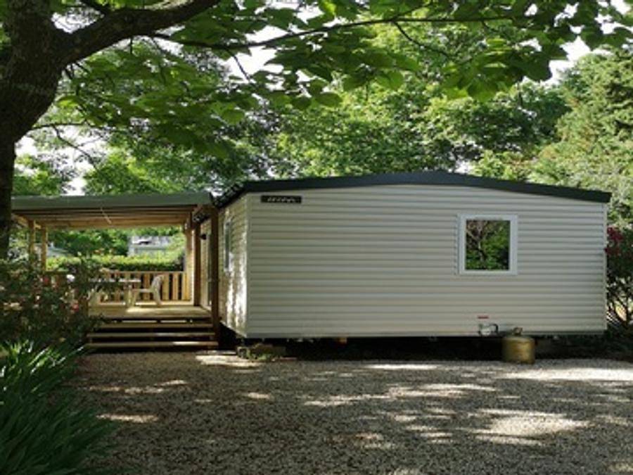 Flower Camping Le Fou du Roi - Mobilheim 4 personen - Mobilheim Premium Mercure 26m² (2 Zimmer) + Tv + Klimaanlage + Überdachte Terrasse in Lansargues, Côte d'Améthyste