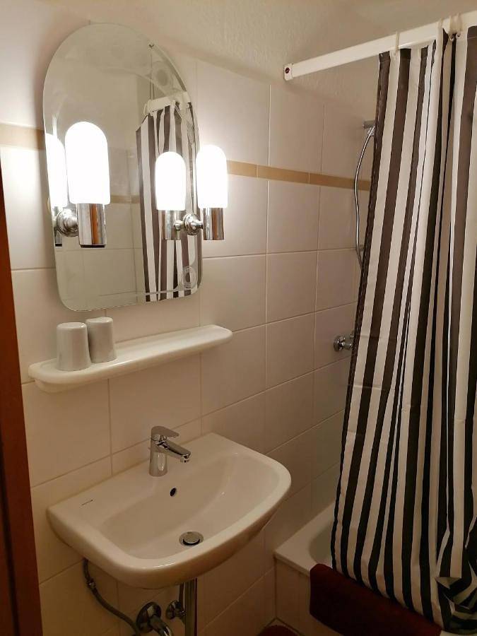 BnB für 2 Personen, mit Terrasse und Garten sowie Ausblick, mit Haustier in Rostock - 3