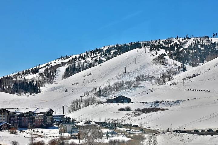 Gîte pour 6 personnes, avec piscine et balcon à Granby - 4