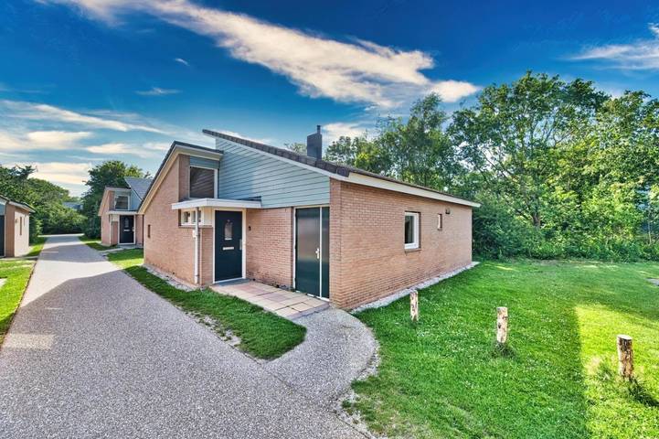 Villa voor 6 personen, with Whirlpool and Terras as well as Tuin and Zwembad in Den Haag