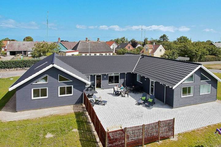 Ferienhaus für 20 Personen, mit Sauna und Pool sowie Terrasse und Whirlpool, mit Haustier in Bagenkop