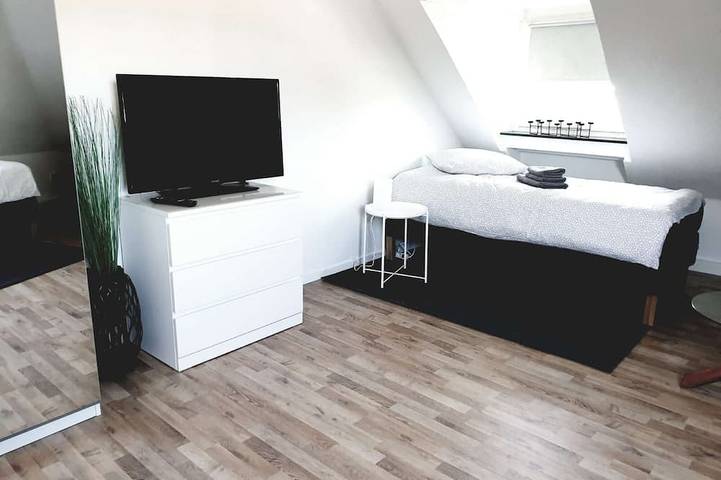 Ganze Wohnung, Luxuriöse großzügige Wohnung mit 3 Schlafzimmer, Terrasse in Solingen, Bergisches Land