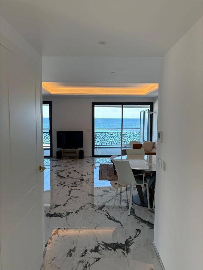 Appartement entier, One-Bedroom Apartment in Cannes, Côte méditerranéenne (France)